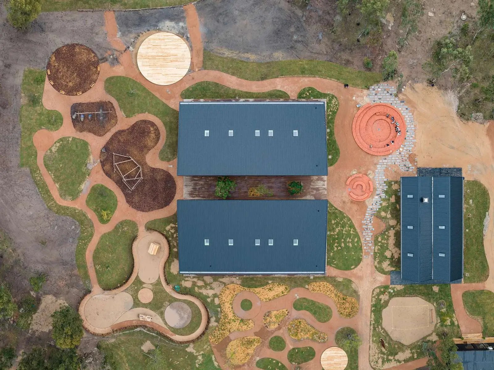 The_Garzon_School_RBS_AdobeBridgeBatchRenameTemp1The_Garzon_School_RBS_Eleazar Cuadros._(2025)_RosanBosch - Previos_11.jpg-1600px.jpg